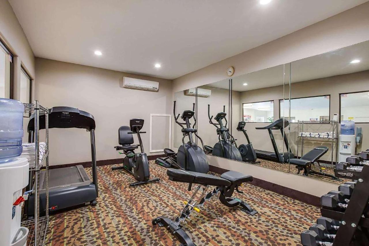 Baymont By Wyndham Milan Otel Dış mekan fotoğraf