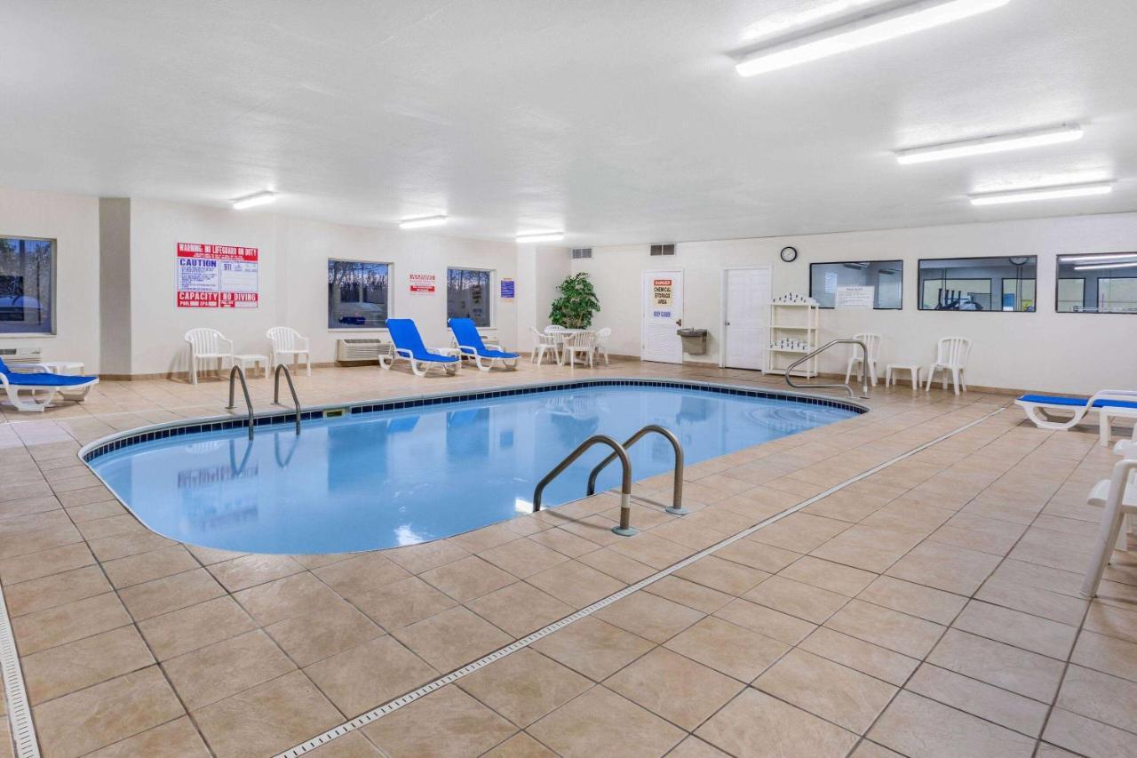 Baymont By Wyndham Milan Otel Dış mekan fotoğraf