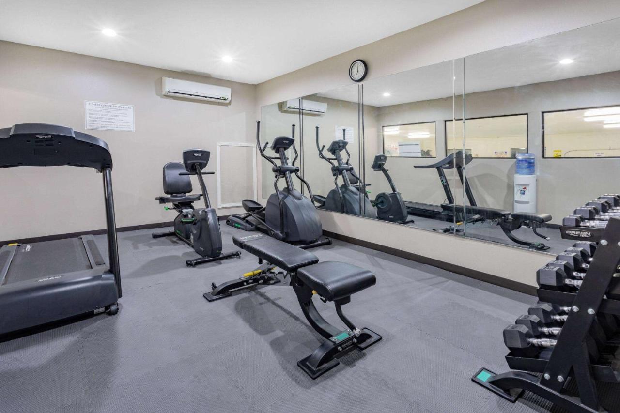 Baymont By Wyndham Milan Otel Dış mekan fotoğraf