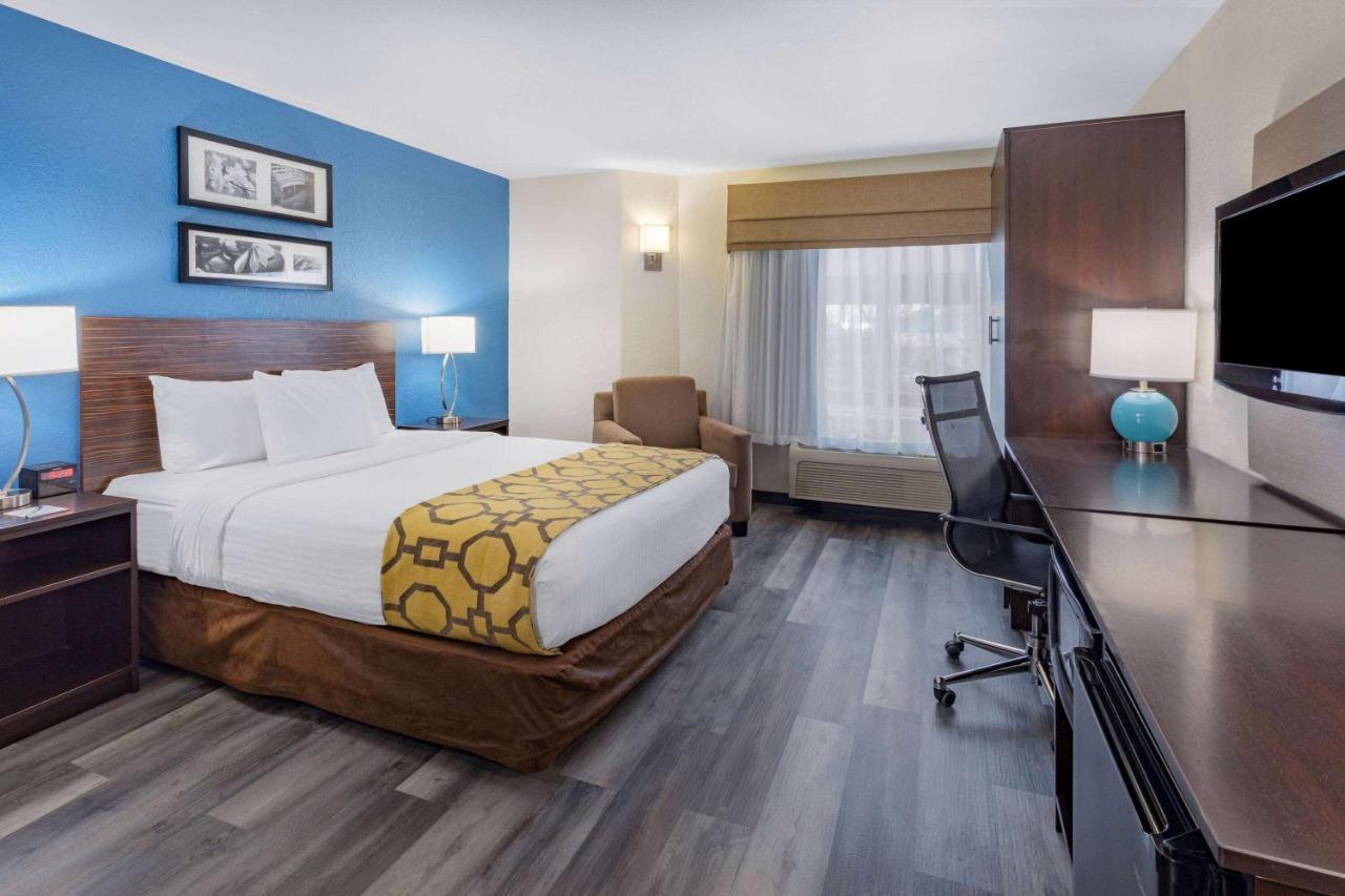 Baymont By Wyndham Milan Otel Dış mekan fotoğraf