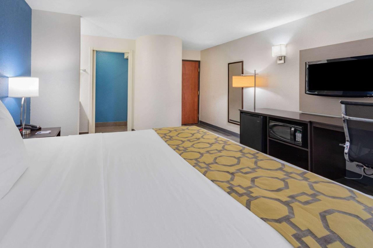 Baymont By Wyndham Milan Otel Dış mekan fotoğraf